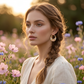 ✨ Zářte elegancí – Zlacené náušnice ve tvaru půlměsíce s květinami z emailu – platba na dobírku 💐