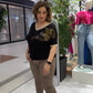 Dámský ležérní elegantní top s potiskem a výstřihem do V