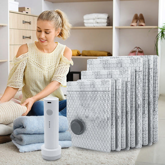 Získejte o 80 % více místa ve skříni – vakuové sáčky s pumpičkou. Na dobírku! 📦