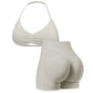 Vyhlaďte siluetu díky vysokému pasu – dámská sportovní souprava halter top a kraťasy. Možnost dobírky! ✨