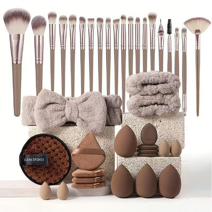Nanášejte tekutý i práškový make-up jedním setem – kompletní sada štětců a houbiček na make-up. Možnost dobírky! 💄