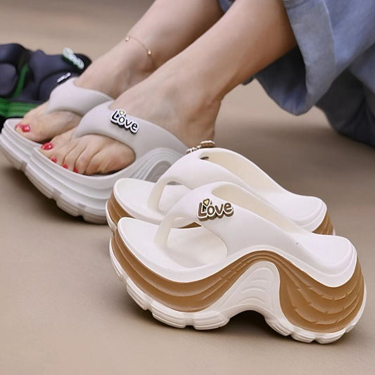Zvyšte svou výšku pohodlně – dámské platformové žabky. Na dobírku! 👡