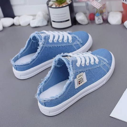 Nazujte je během vteřiny a vyrazte ve stylu – dámské džínové mule tenisky s trendy třásněmi. Na dobírku! 👟