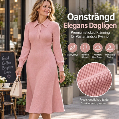 💖 Damklänning i ribbad tröjtyg, med ståkrage och en elegant, figursydd passform